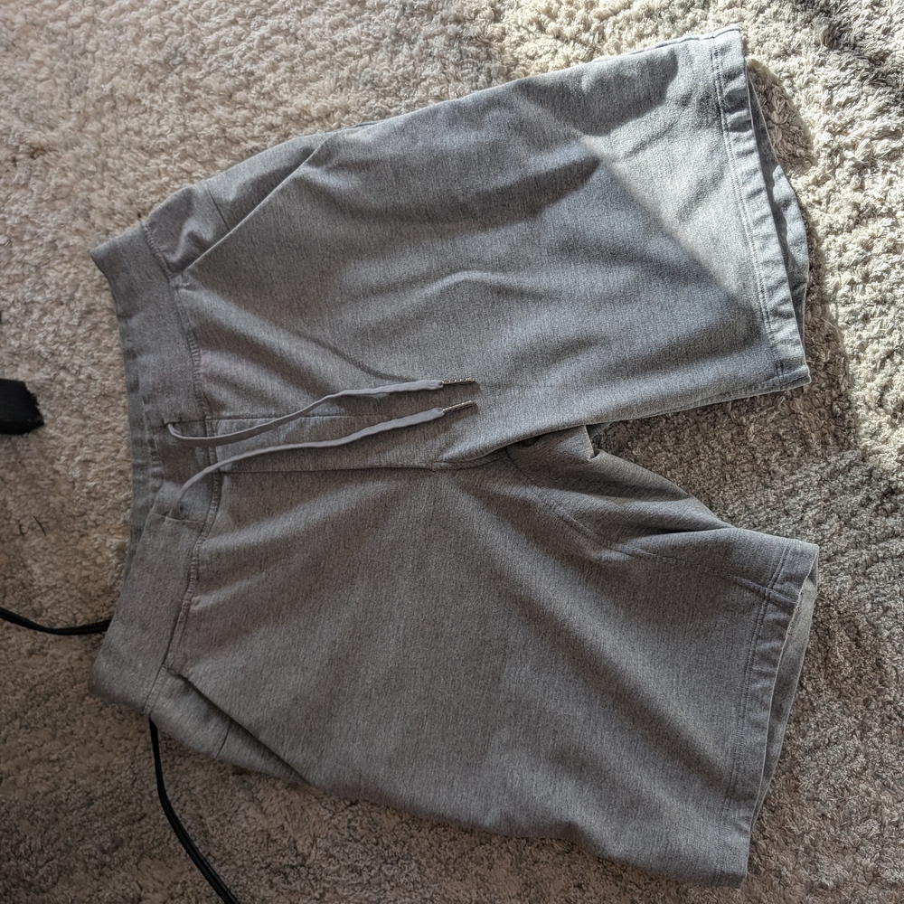 lululemon athletica Men's Light Gray Athletic Drawstring Shorts